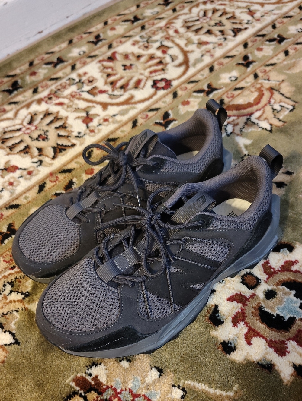 New Balance Tektrel Women's 8.5D